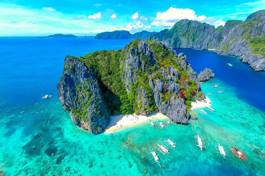 El Nido Day Tour - Arriving in El Nido and finding the boats