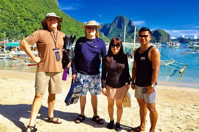 El Nido Group Tour A with Beach Lunch - A 9:00 am start and a seven-hour pace