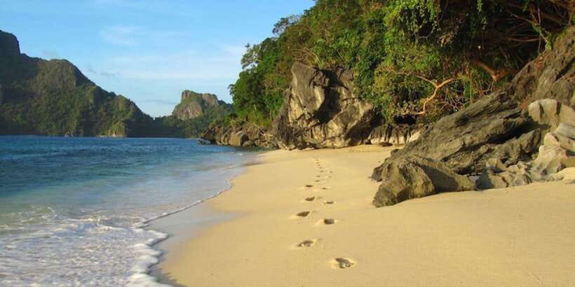 El Nido: Hidden Beaches and Lagoons Boat Hopping Tour D - Bukal Island and the flexible final stop