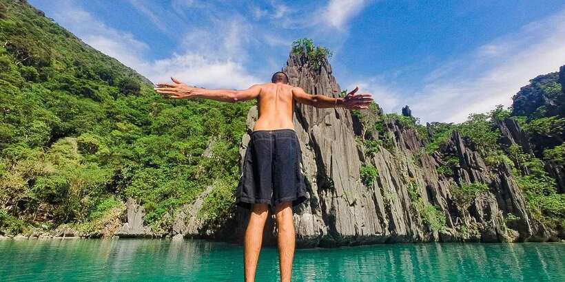 El Nido: Hidden Beaches and Lagoons Boat Hopping Tour D - Lunch is more than a box on the boat