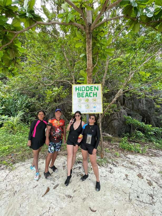 El Nido: Island Hopping and Snorkeling Private Boat Tour C - Starting from Corong-Corong at 8:45 AM