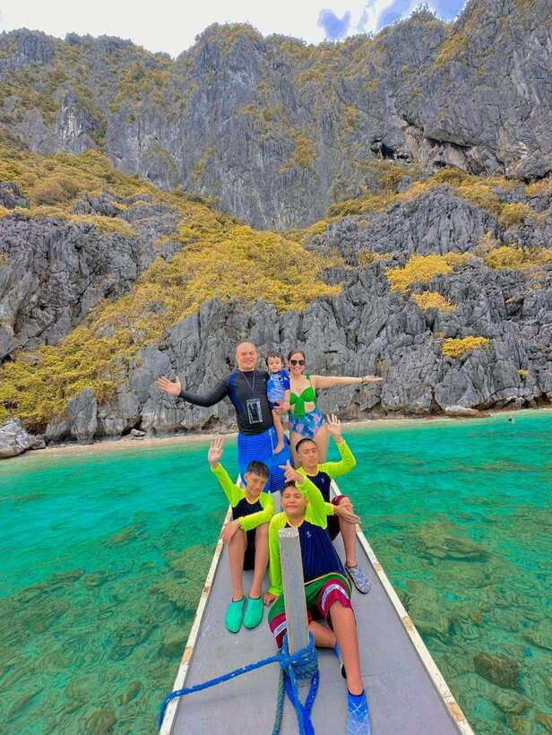 El Nido: Island Hopping Tour A - Small Lagoon brings a tighter, more enclosed setting