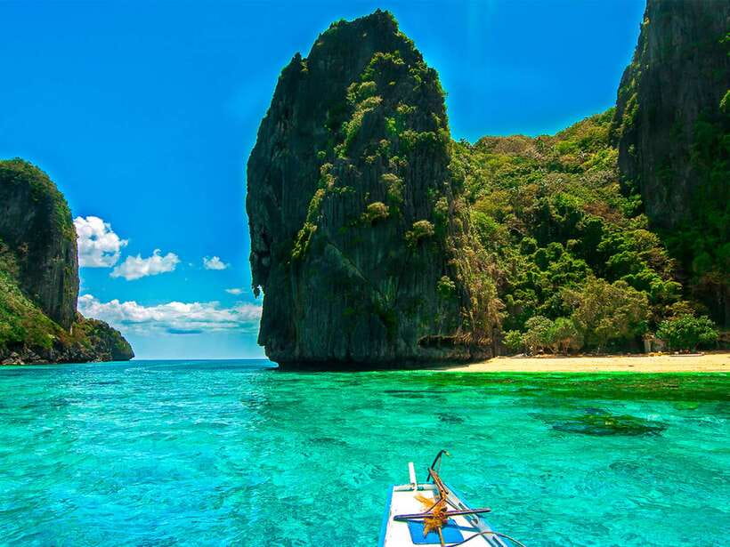 El Nido: Island Hopping Tour A Lagoons and Beaches - Big Lagoon: the reason to bring cash for a kayak