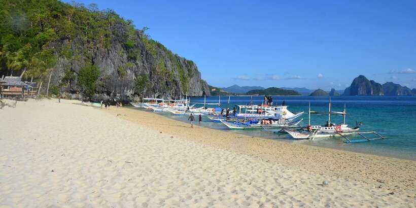 El Nido: Island Hopping Tour A Lagoons and Beaches - Secret Lagoon and its rougher edge