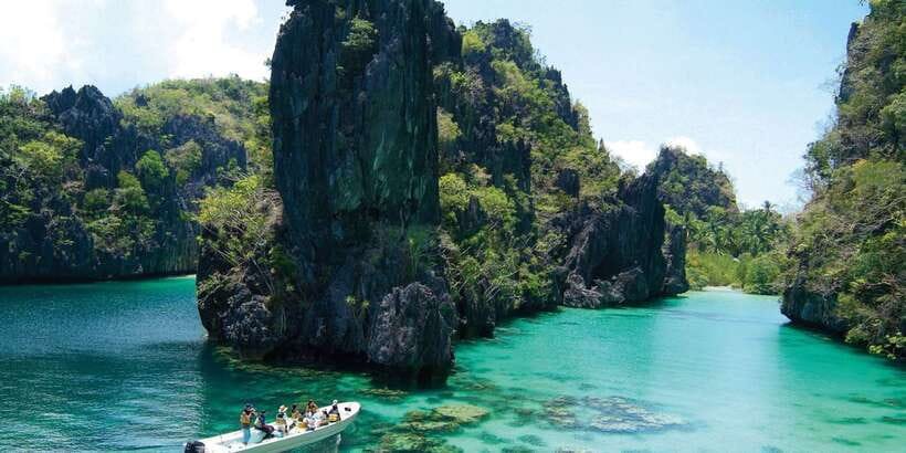 El Nido: Island Hopping Tour A Lagoons and Beaches - Seven Commandos Beach and an easy final swim