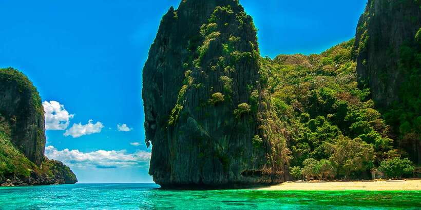 El Nido: Island Hopping Tour A Lagoons and Beaches - Guides, safety, and the human side of the trip