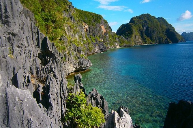 El Nido Island Hopping Tour A with Lunch - Guides and the human side of the trip
