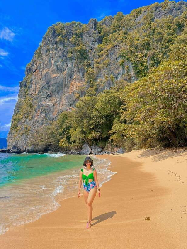El Nido Island Hopping Tour A - The morning pickup and boat departure