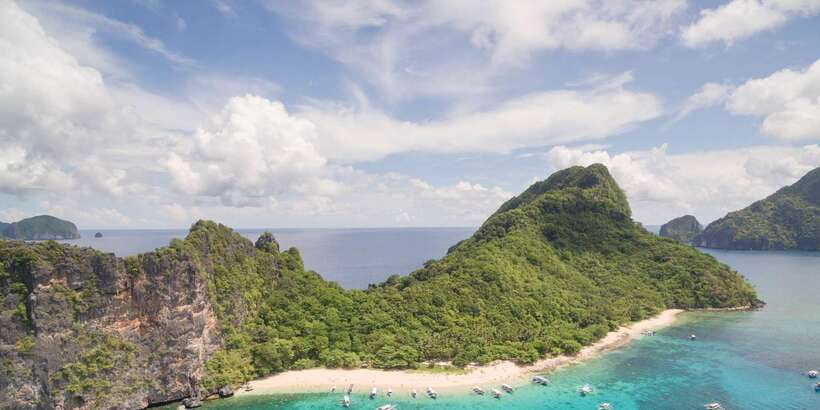 El Nido Island Hopping Tour C: Hidden Beaches & Shrine - Secret Beach and its narrow entrance