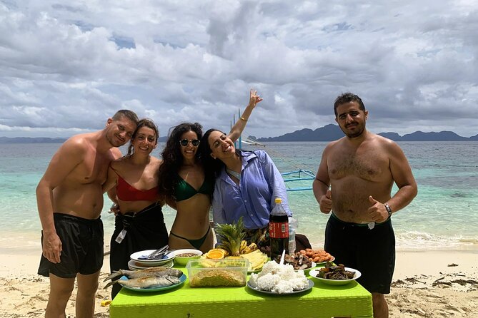 El Nido Palawan Private Tour C, with Lunch - Hidden Beach, an enclosed swim beneath limestone cliffs
