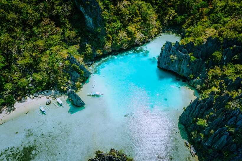 El Nido: Private/Exclusive Island Hopping Tour D BEST PRICE - Practical packing for a wet day