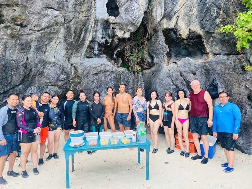 EL NIDO: Private Island Hopping Tour C w/BUFFET LUNCH - The private boat can make or break the value