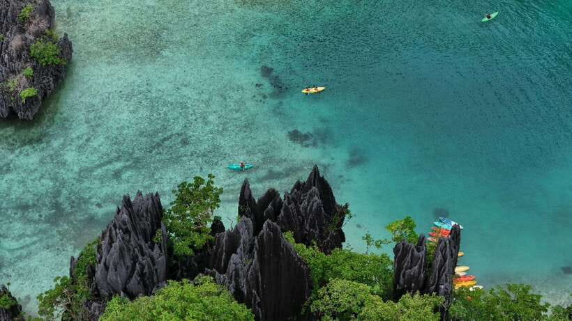 El Nido: Private Tour B with Snake Island and Caves - Snake Island earns its name from the sandbar