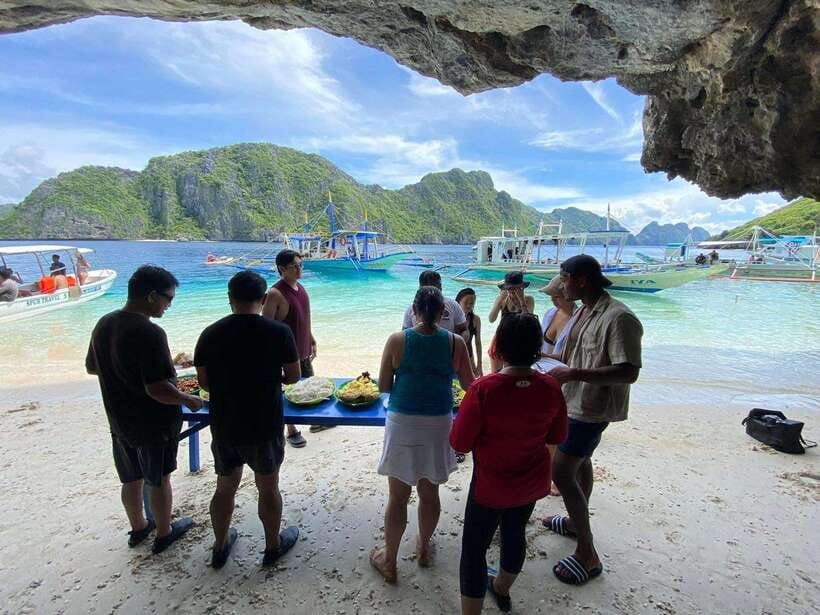 El Nido: Private Tour B with Snake Island and Caves - Entalula Beach supplies the easy hour