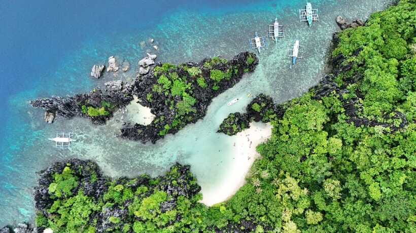 El Nido: Private Tour B with Snake Island and Caves - The secret stop and island scenery add variety