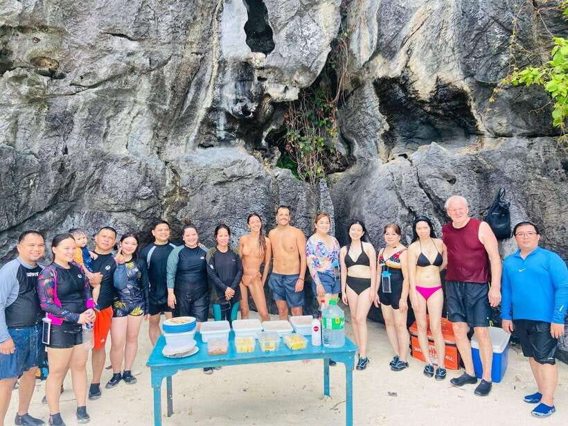 El Nido: Shared Island Hopping Tour C with Buffet Lunch - Why El Nido Tour C Is So Popular