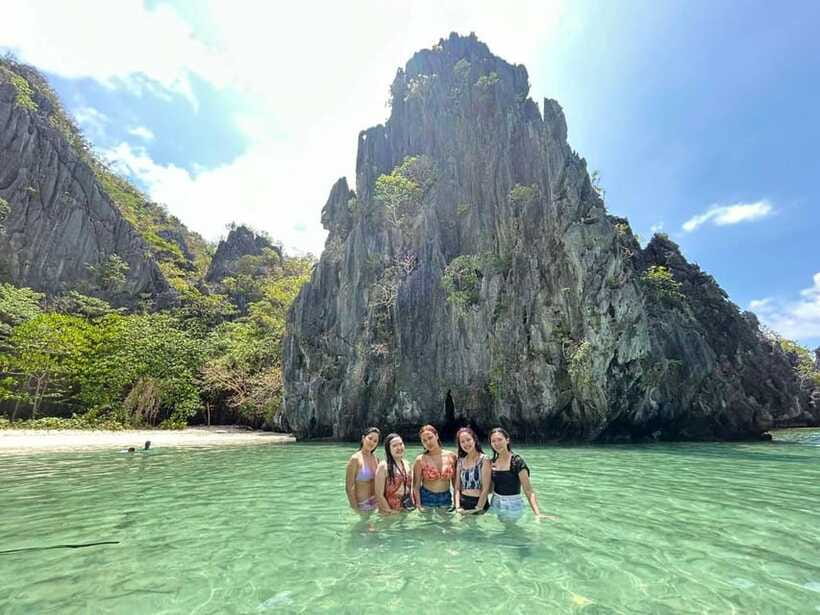 El Nido: Shared Island Hopping Tour C with Buffet Lunch - Star Beach Offers Calm Snorkeling