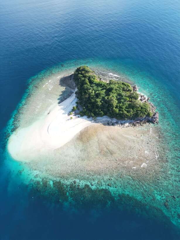 El Nido to Coron: 3-Day 2-Night Island-Hopping Expedition - The crew, food, and group atmosphere