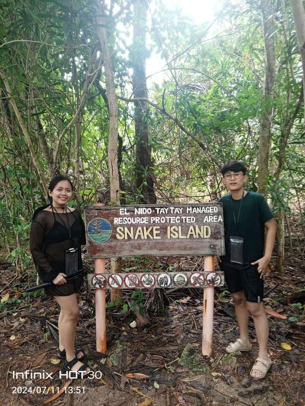 El Nido: Tour B with Snake Island, Cudugnon Cave, and More - Popolkan Rocks adds a quieter water stop
