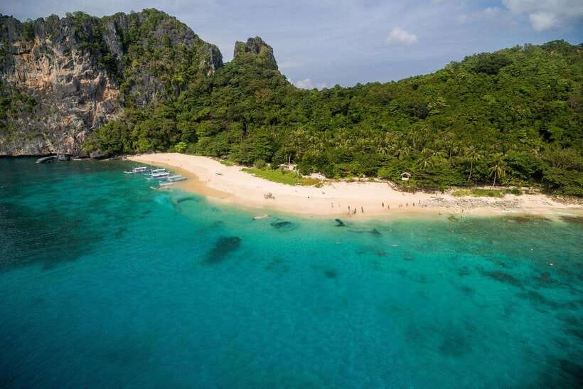 El Nido: Tour C to Hidden Beach, Helicopter Island & More - Meeting in El Nido and setting out