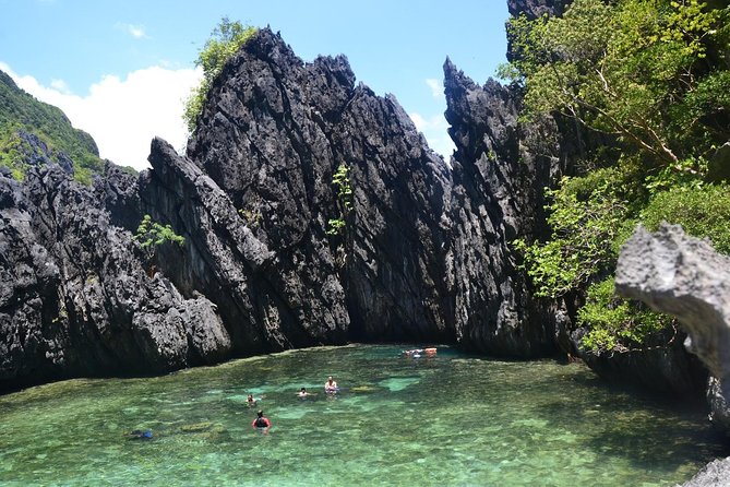 El Nido Tour C - White Sands brings simple beach time