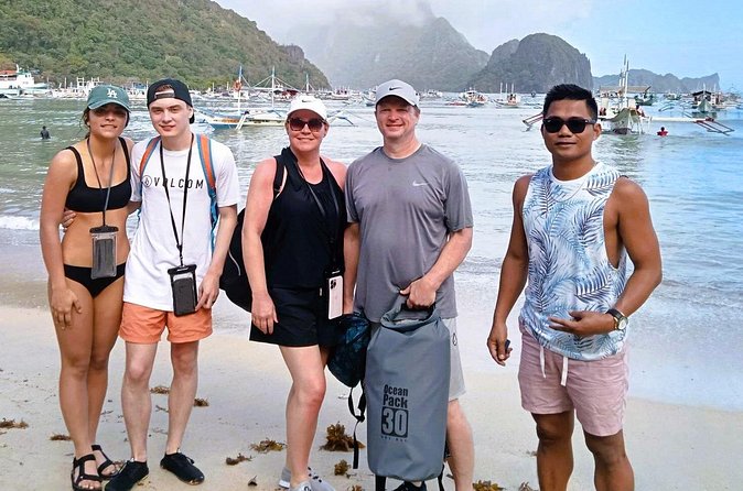 El Nido Tour D Full Day w/ Beach Lunch - Paradise Beach and the final stretch