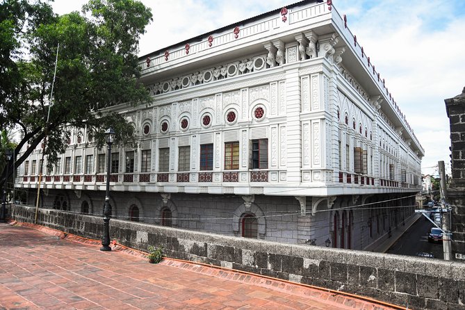 Explore Intramuros: Introduction to Philippine History - Casa Manila: seeing colonial life indoors