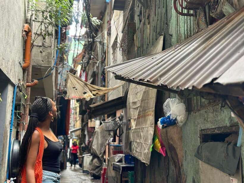 Explore Manila Slums and Hidden Market - Riding a tricycle and jeepney