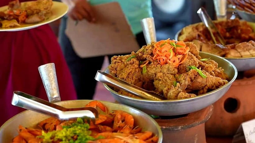 From Cebu: Bohol Countryside & Buffet Lunch Exclusive Tour - Buffet lunch on the Loboc River