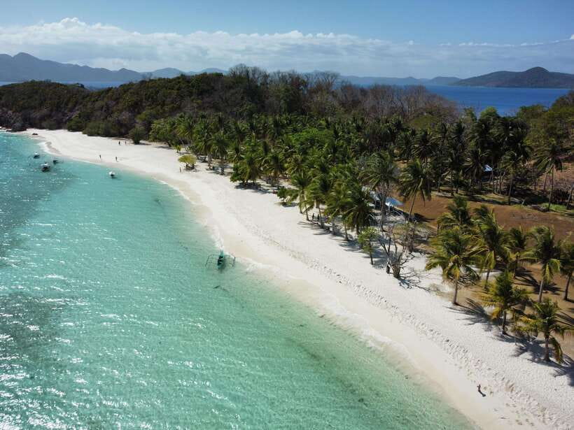 From Coron Town: Beaches and Islands Boat Tour with Lunch - Bulog Island is the shorter final pause
