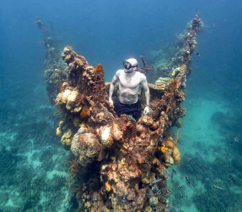 From Coron: Twin Lagoon and Skeleton Wreck Cruise with Lunch - Group Size and Guide Service Can Shape the Experience