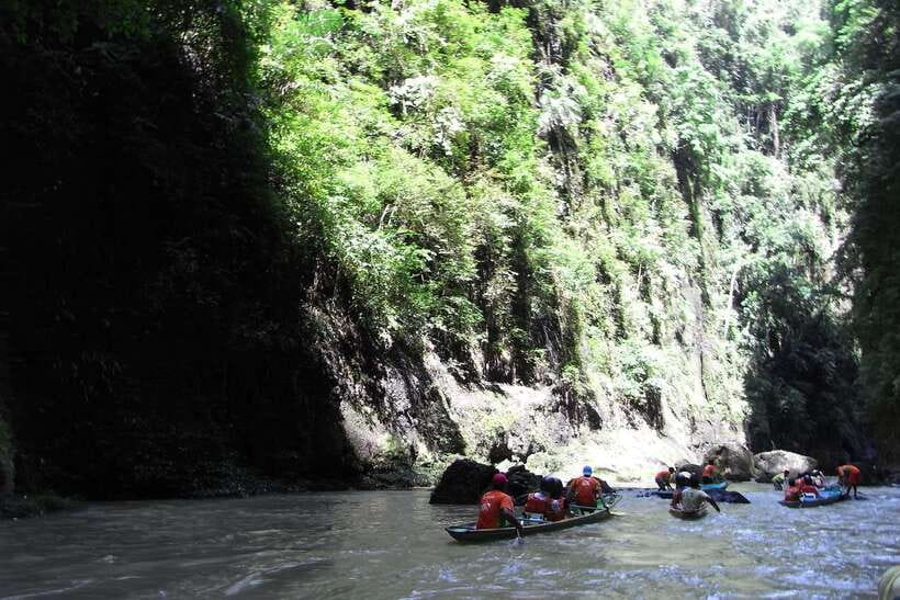 From Manila: Majestic Pagsanjan Falls Adventure - A Filipino lunch with a few reservations
