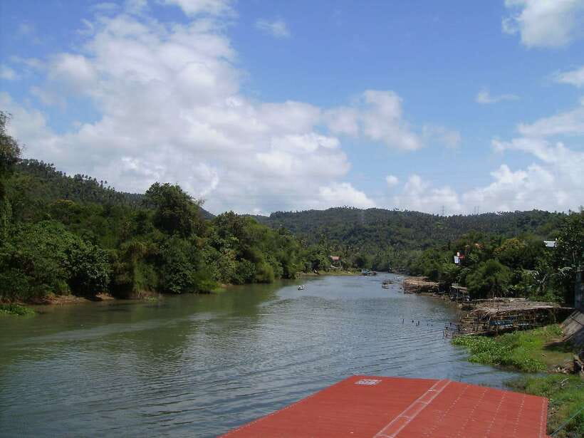 From Manila: Majestic Pagsanjan Falls Adventure - Arriving at the 300-foot waterfall