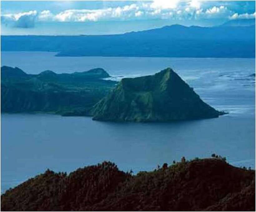 From Manila: Panoramic Tagaytay Ridge Tour - Filipino lunch with a view
