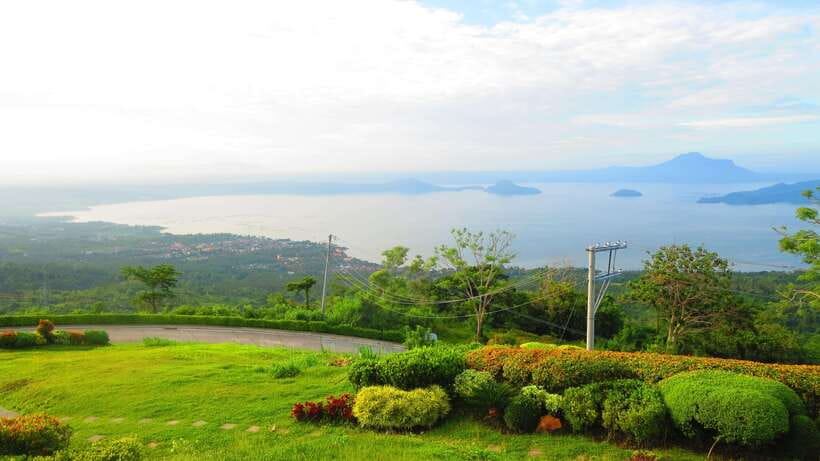 From Manila: Tagaytay Countryside Wonders: A Half-Day Tour - Reaching People’s Park in the Sky