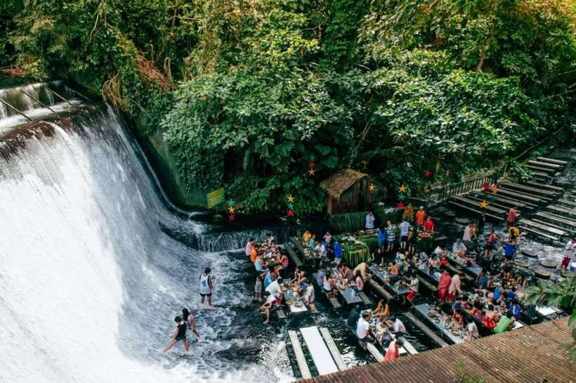 From Manila: Villa Escudero Guided Tour - The museum: a useful start to the day