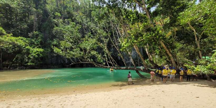 From Puerto Princesa: Underground River Guided Day Trip - The guides and the small-group setup