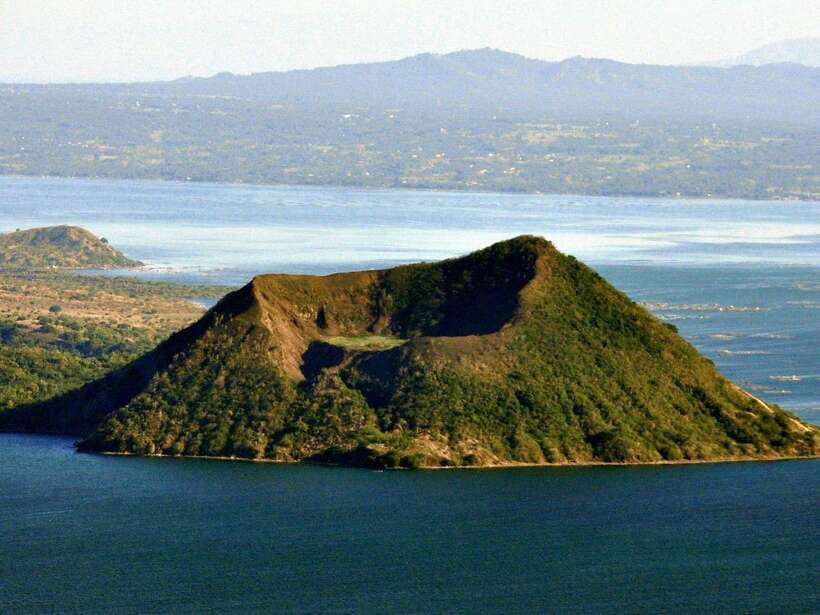Full-Day Manila City, Tagaytay Taal Volcano and Lake Tour - The American War Memorial and Cemetery