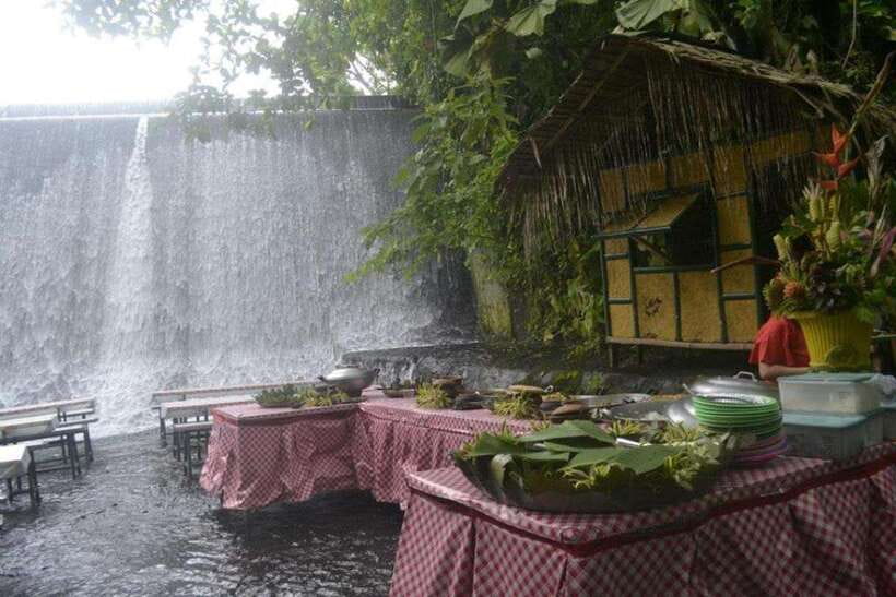 Full Day Tour Villa Escudero Plantation - Lunch with your feet in running water