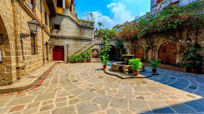 Half-Day Heritage Tour: Manila’s Historic Gems - Manila Cathedral and the city’s Catholic center