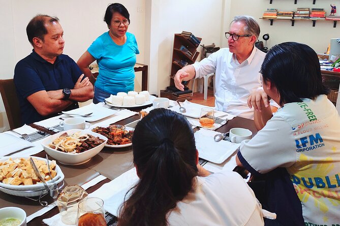 Home Cooked Meal with a Filipino Grandma - Cooking, Conversation, and Filipino Family Life