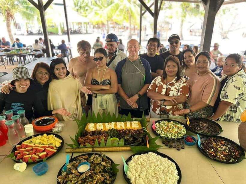 Honda Bay Island: Island Tour with Lunch & Transfer - Cowrie Island: lunch and a longer beach pause