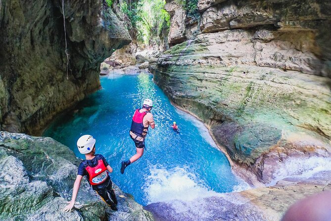 Kawasan Falls Canyoneering w/ Lunch & Transfers from Cebu City - What the Kawasan canyoning route is really like