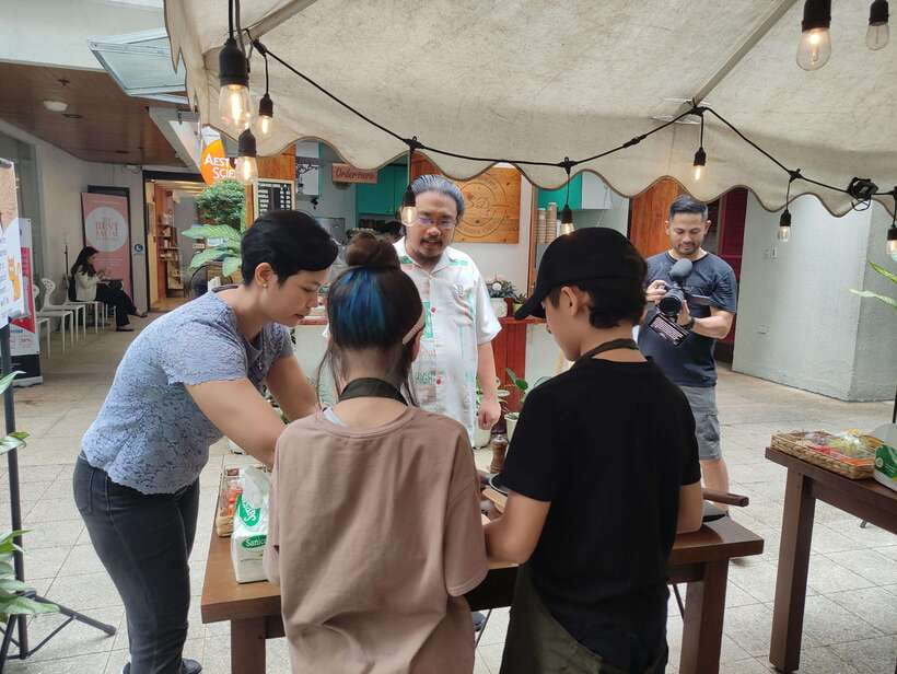 Makati: Hands on Manila Cooking Class - Chyl’s teaching style and the value of a small group