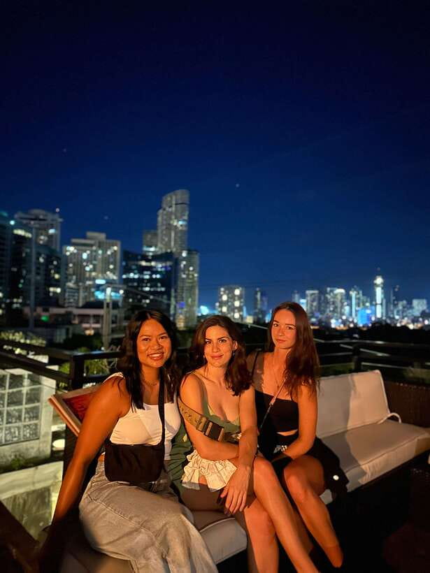Makati Hidden Bars and Rooftop Bars with Venus - From a relaxed cocktail bar to house and techno music