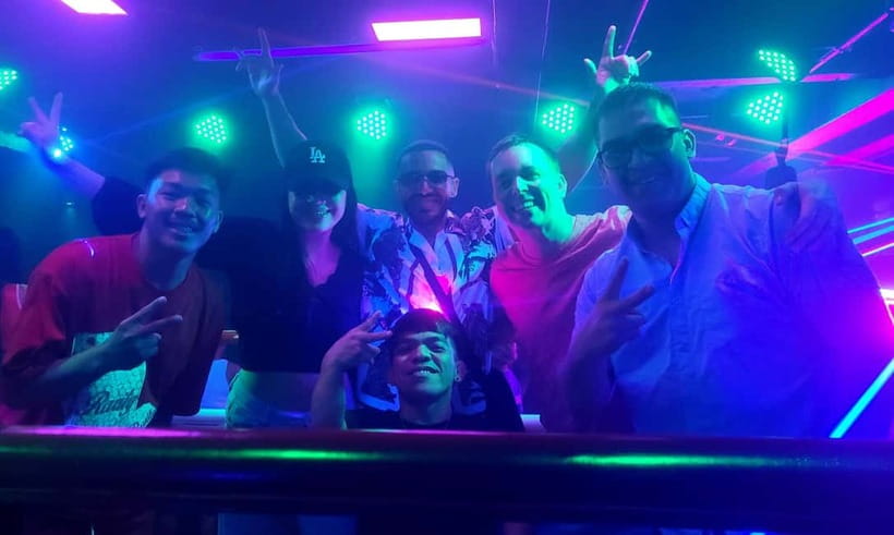 Makati Nightlife: VIP Access to Clubs, Rooftops & Go-Go Bars - Neon Nights and the final dance floor