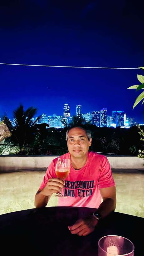 Makati Rooftop Barhopping with Local Guide - Four rooftops, four different looks at Makati