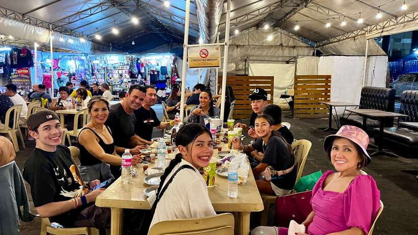 Makati Street food walking tour with Dinner - Live music and the local evening setting
