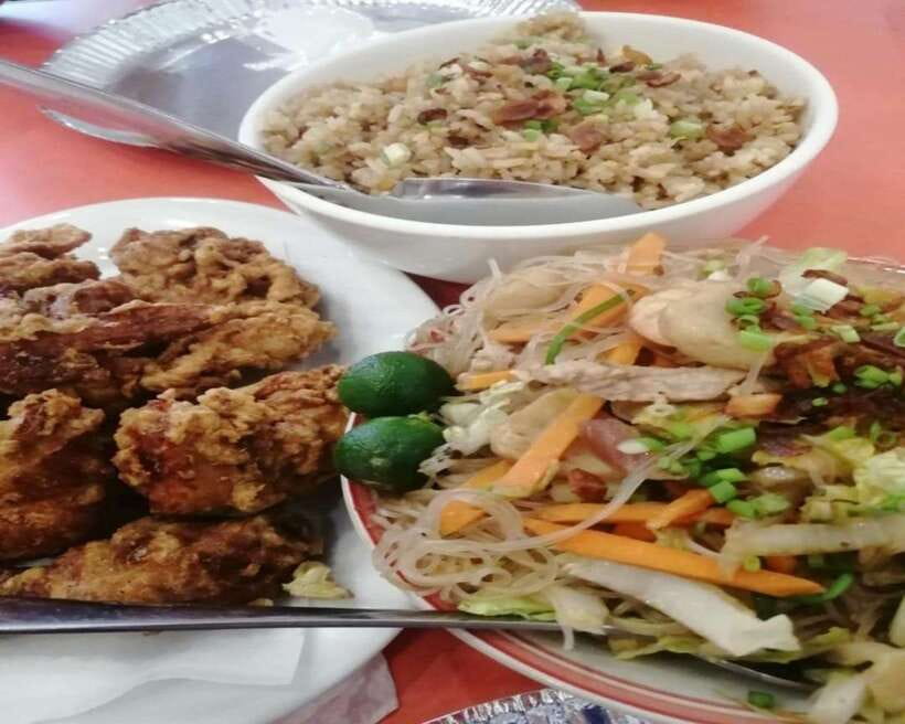 Manila: Binondo Chinatown Food Tour with Free Food Samples - Ongpin Street brings the food into focus
