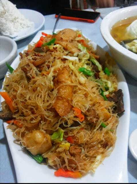 Manila: Binondo Chinatown Food Tour with Free Food Samples - What past praise tells you about the guide